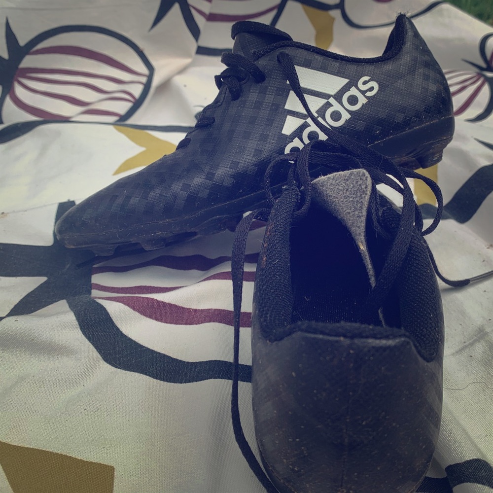Black Adidas Youth Soccer Cleats. Big Boy,Size 3.
